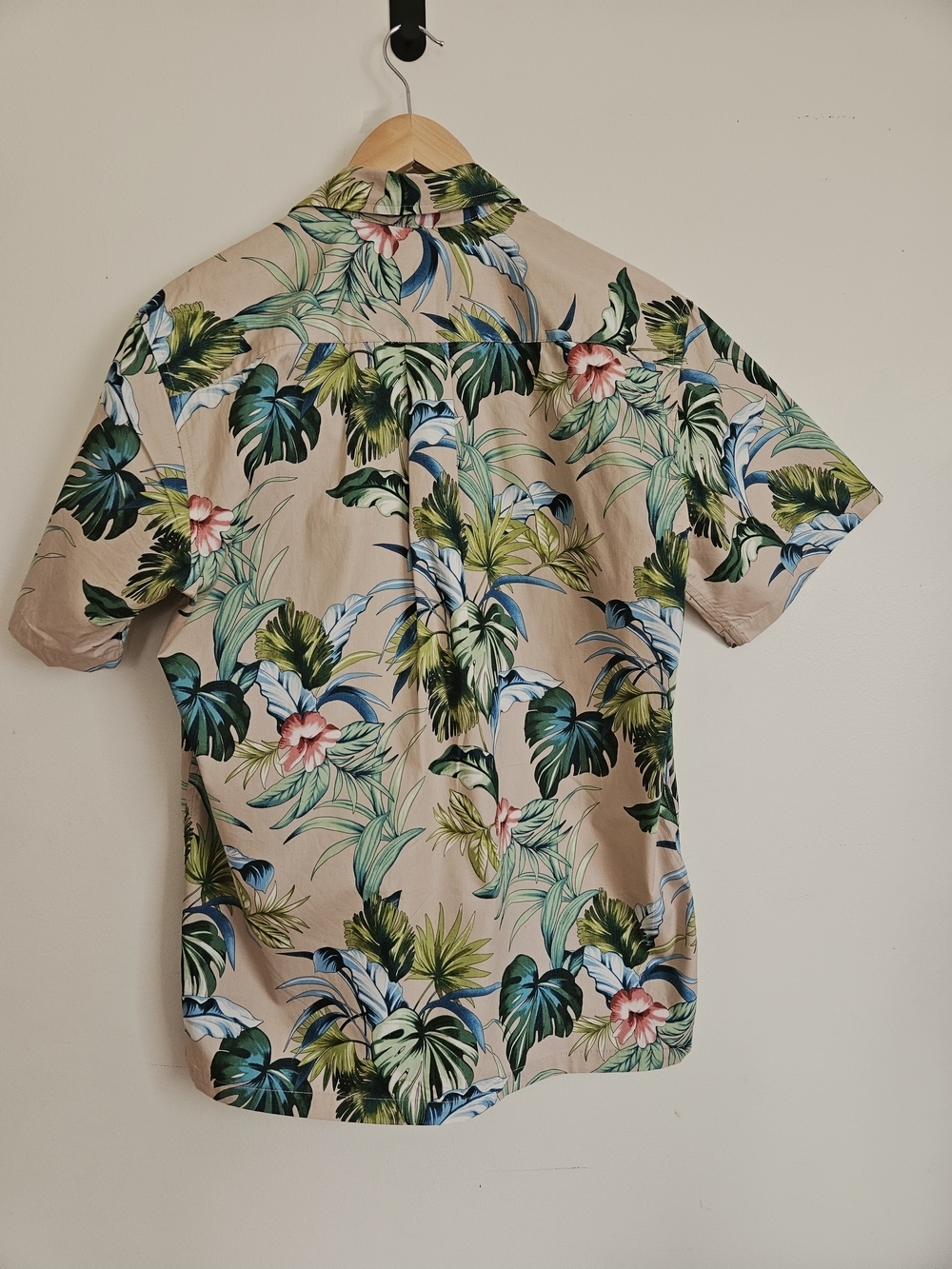Cooke Street Men’s Tan Tropical Floral Button-Down Shirt - Picture 9 of 14